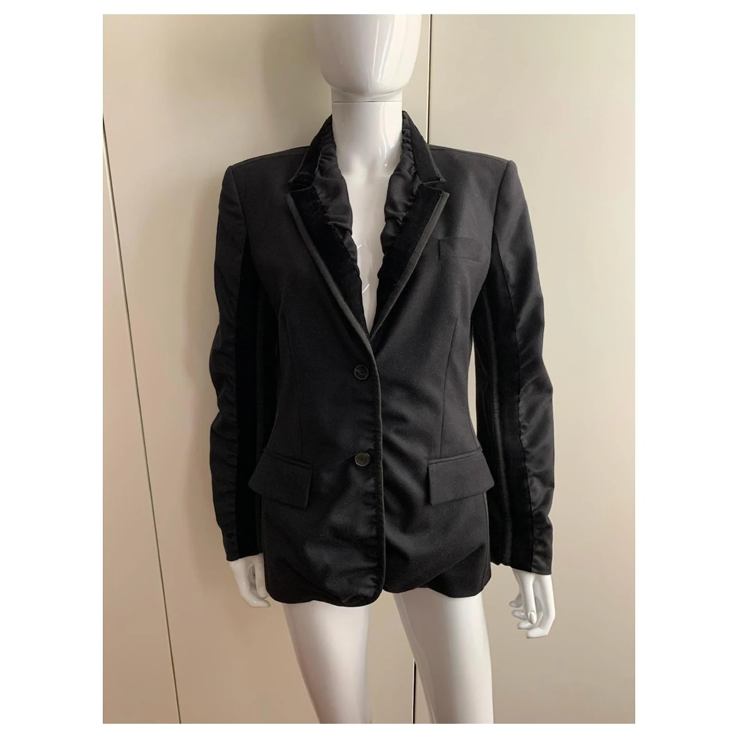 Yves Saint Laurent Veste Blazer Vintage YSL Noir 12 Yves Saint Laurent Veste Blazer Vintage YSL Noir – Image 10
