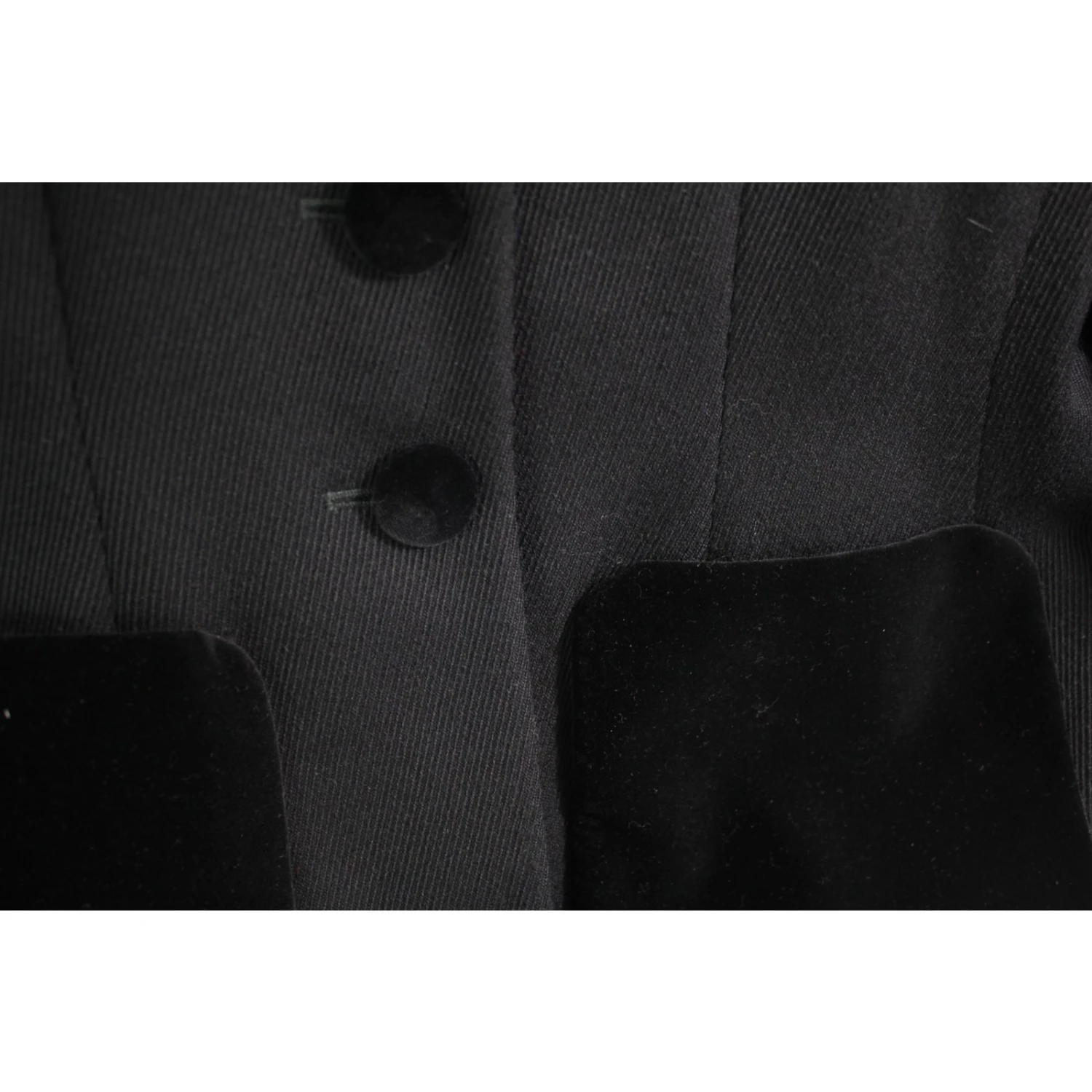 Yves Saint Laurent Velours Noir 6 Yves Saint Laurent Velours Noir – Image 4
