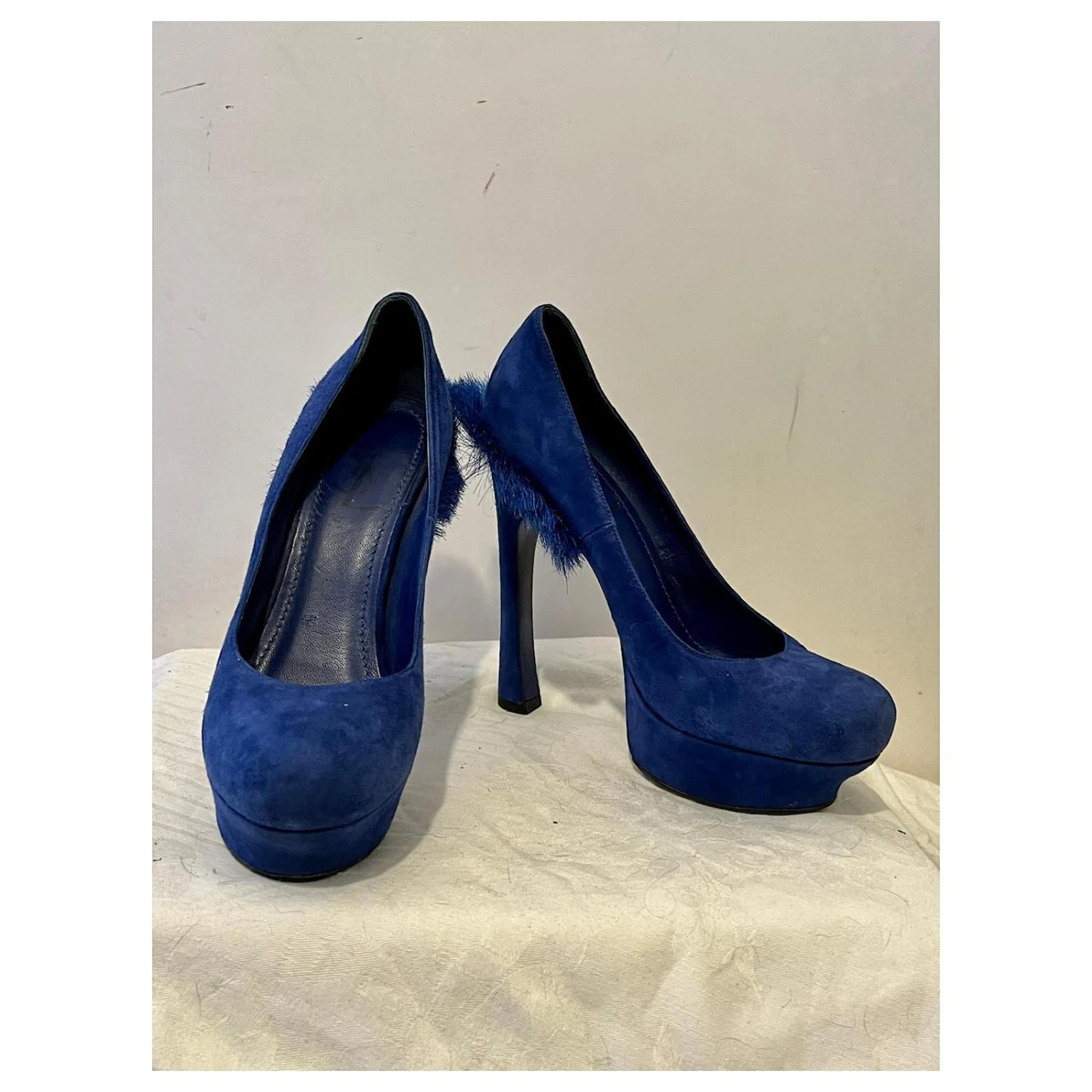 Yves Saint Laurent Escarpins YSL Palais Mohawk Tribute Bleu 6 Yves Saint Laurent Escarpins YSL Palais Mohawk Tribute Bleu – Image 4