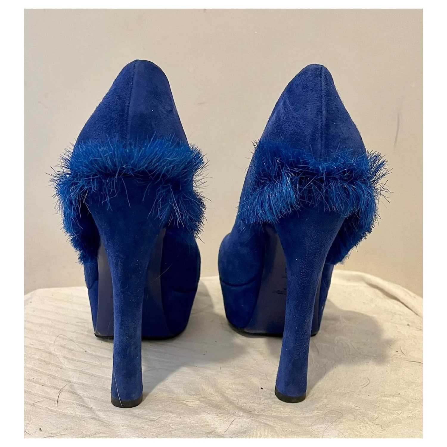 Yves Saint Laurent Escarpins YSL Palais Mohawk Tribute Bleu 8 Yves Saint Laurent Escarpins YSL Palais Mohawk Tribute Bleu – Image 6