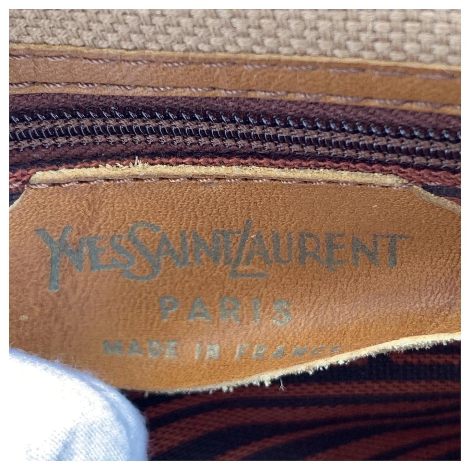 Yves Saint Laurent Sac Bandoulière Messager Vintage En Toile Beige 8 Yves Saint Laurent Sac Bandoulière Messager Vintage En Toile Beige – Image 6