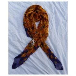 Yves Saint Laurent Echarpes Bleu Marine Bijouterie Dorée -Yves Saint Laurent 676284 4