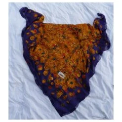 Yves Saint Laurent Echarpes Bleu Marine Bijouterie Dorée -Yves Saint Laurent 676284 5