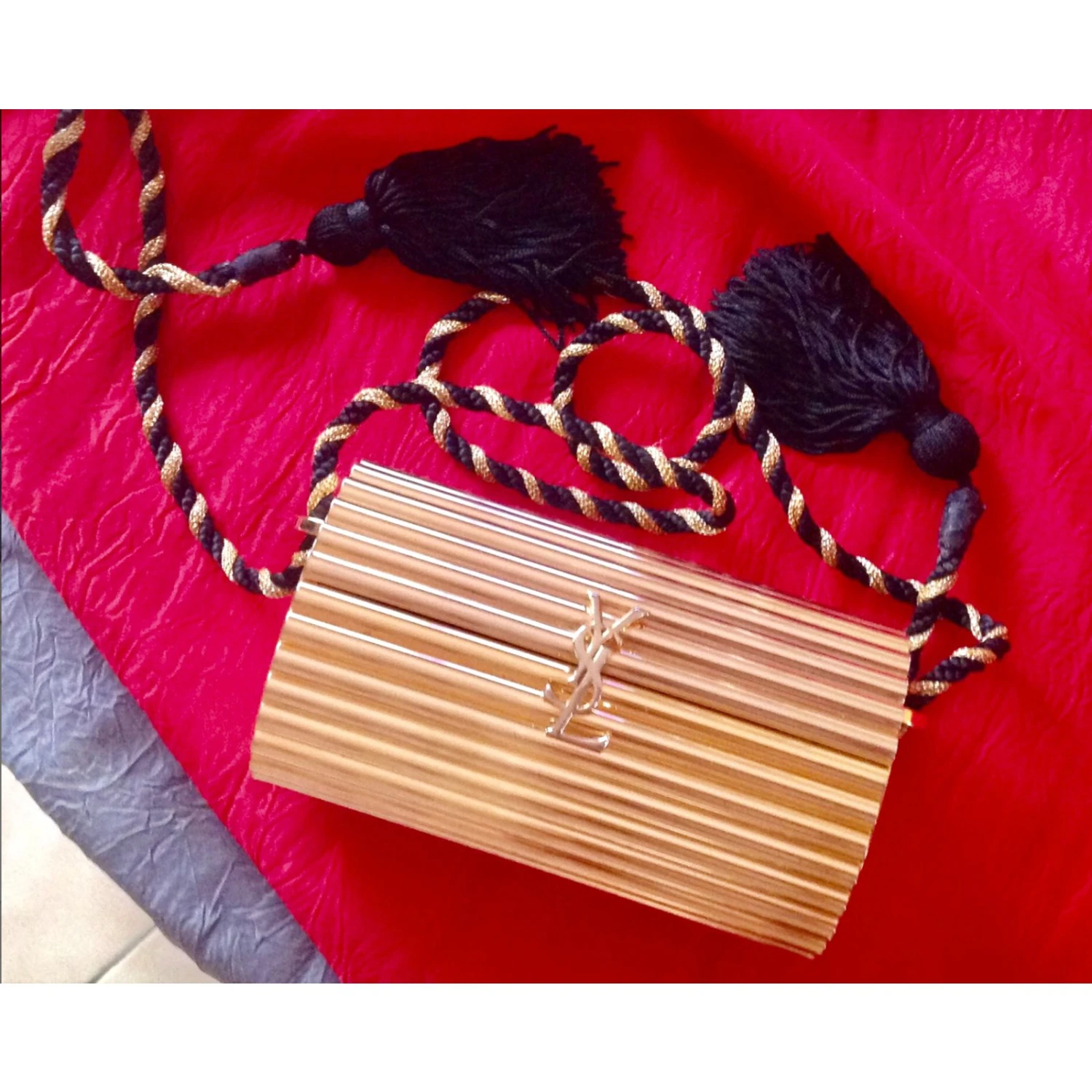 Yves Saint Laurent Minaudière Rigide Dorée 12 Yves Saint Laurent Minaudière Rigide Dorée – Image 10