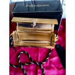 Yves Saint Laurent Minaudière Rigide Dorée 15 Yves Saint Laurent Minaudière Rigide Dorée -Yves Saint Laurent 67685 4