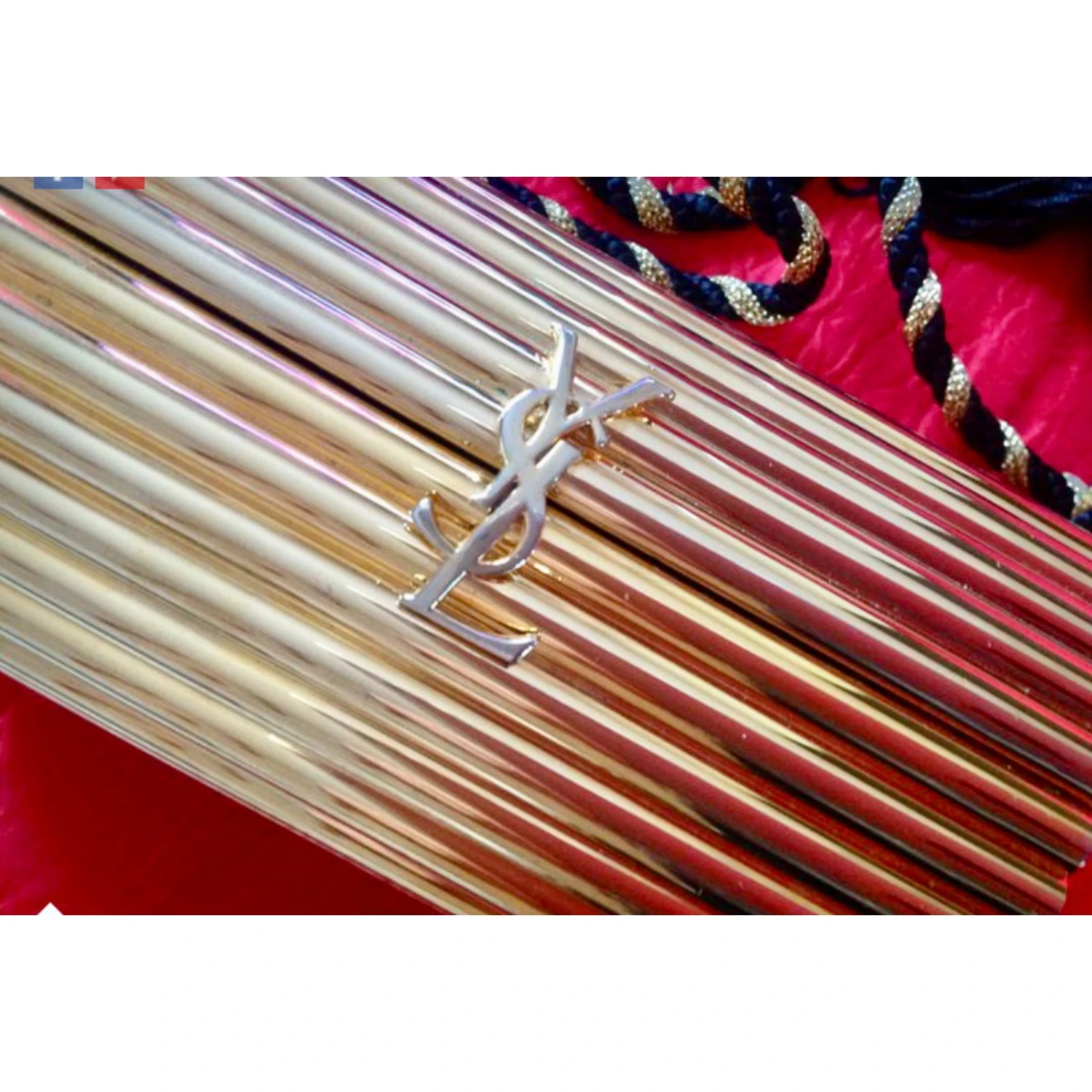 Yves Saint Laurent Minaudière Rigide Dorée 11 Yves Saint Laurent Minaudière Rigide Dorée – Image 9