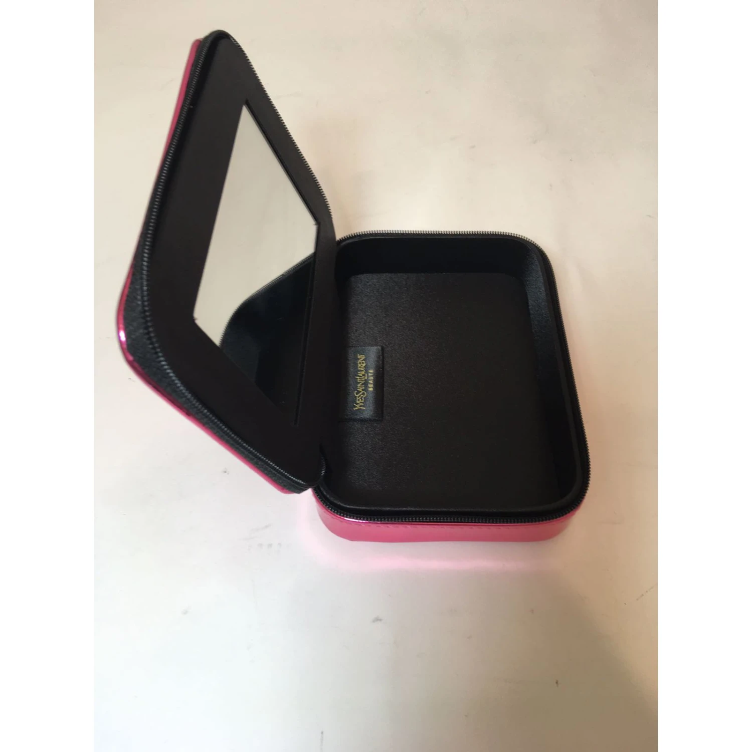 Yves Saint Laurent Vanity Rose 8 Yves Saint Laurent Vanity Rose – Image 6