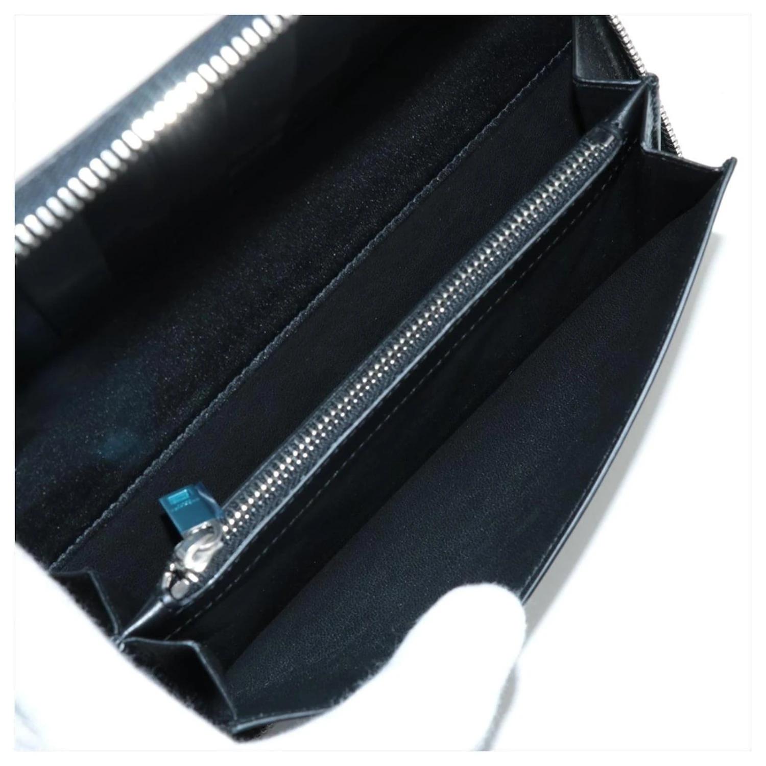 Yves Saint Laurent Portefeuille Zip Rond Paris Cuir Noir 6 Yves Saint Laurent Portefeuille Zip Rond Paris Cuir Noir – Image 4