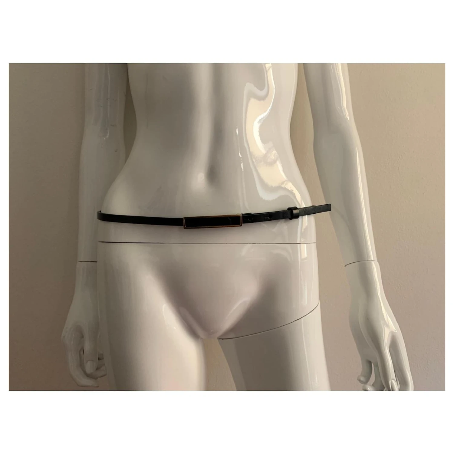 Yves Saint Laurent Ceinture Ultra Fine En Cuir Noir 9 Yves Saint Laurent Ceinture Ultra Fine En Cuir Noir – Image 7