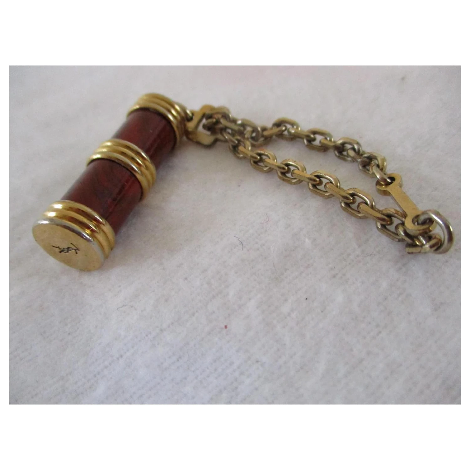 Yves Saint Laurent Bijou De Sac/ Porte -clés. Bijouterie Dorée 4 Yves Saint Laurent Bijou De Sac/ Porte -clés. Bijouterie Dorée – Image 2