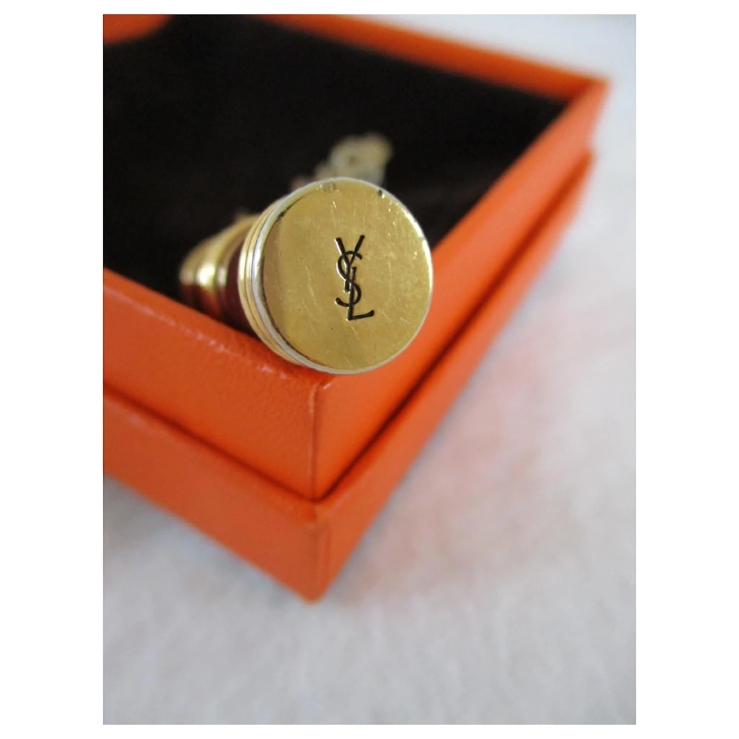 Yves Saint Laurent Bijou De Sac/ Porte -clés. Bijouterie Dorée 5 Yves Saint Laurent Bijou De Sac/ Porte -clés. Bijouterie Dorée – Image 3