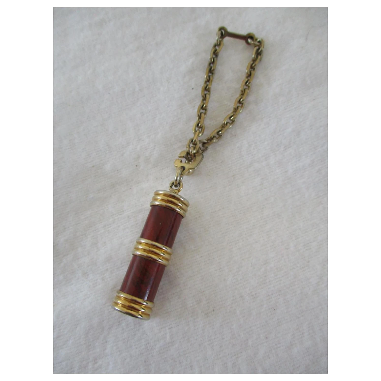 Yves Saint Laurent Bijou De Sac/ Porte -clés. Bijouterie Dorée 6 Yves Saint Laurent Bijou De Sac/ Porte -clés. Bijouterie Dorée – Image 4