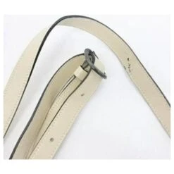 Yves Saint Laurent Sac Bandoulière Bandoulière Cuir Embossé Crocodile Jaune Ivoire Beige 18 Yves Saint Laurent Sac Bandoulière Bandoulière Cuir Embossé Crocodile Jaune Ivoire Beige -Yves Saint Laurent 778396 8