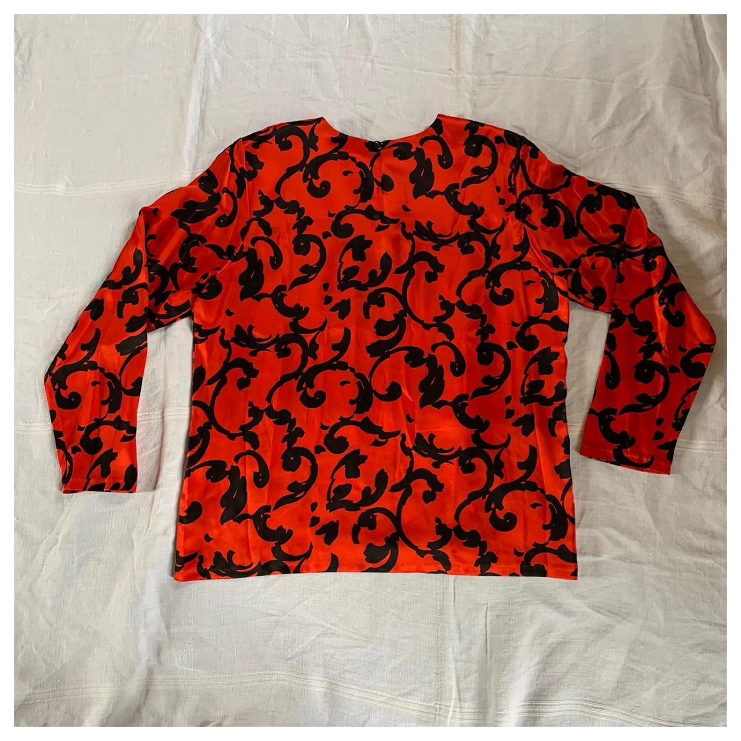 Blouse Vintage Yves Saint Laurent Noir Rouge 4 Blouse Vintage Yves Saint Laurent Noir Rouge – Image 2