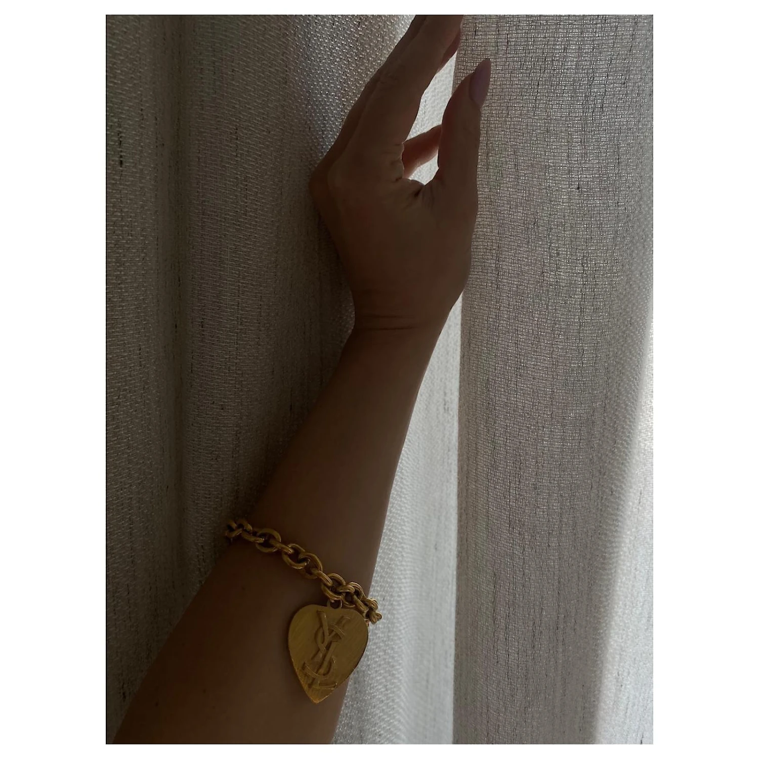 Yves Saint Laurent Bracelet Bijouterie Dorée 7 Yves Saint Laurent Bracelet Bijouterie Dorée – Image 5