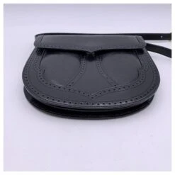 Yves Saint Laurent Sac à Bandoulière à Rabat Vintage En Cuir Brillant Noir 11 Yves Saint Laurent Sac à Bandoulière à Rabat Vintage En Cuir Brillant Noir -Yves Saint Laurent 789221 4