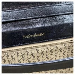 Yves Saint Laurent Sac à Bandoulière à Rabat Vintage En Cuir Brillant Noir 12 Yves Saint Laurent Sac à Bandoulière à Rabat Vintage En Cuir Brillant Noir -Yves Saint Laurent 789221 5