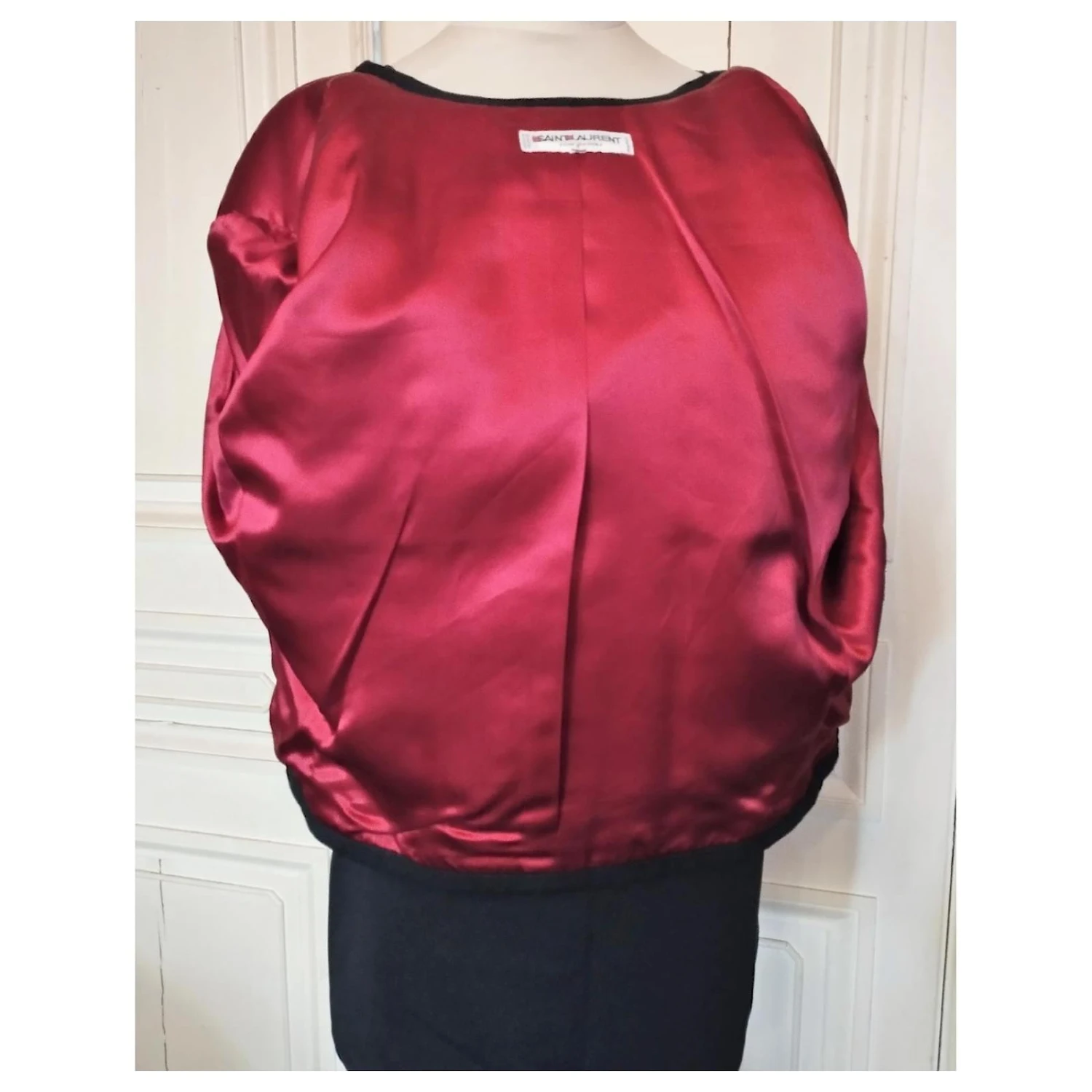 YVES SAINT LAURENT RIVE GAUCHE VESTE COUTURE VELOURS BOUTONS RELIEFS T 44 Rouge 12 YVES SAINT LAURENT RIVE GAUCHE VESTE COUTURE VELOURS BOUTONS RELIEFS T 44 Rouge – Image 10