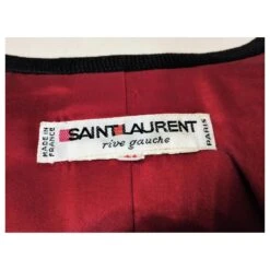 YVES SAINT LAURENT RIVE GAUCHE VESTE COUTURE VELOURS BOUTONS RELIEFS T 44 Rouge 14 YVES SAINT LAURENT RIVE GAUCHE VESTE COUTURE VELOURS BOUTONS RELIEFS T 44 Rouge -Yves Saint Laurent 793542 3