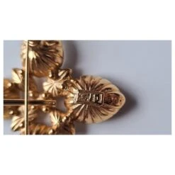 Yves Saint Laurent Broche Yved Saint-Laurent Neuve Vintage Doré 12 Yves Saint Laurent Broche Yved Saint-Laurent Neuve Vintage Doré -Yves Saint Laurent 797049 3