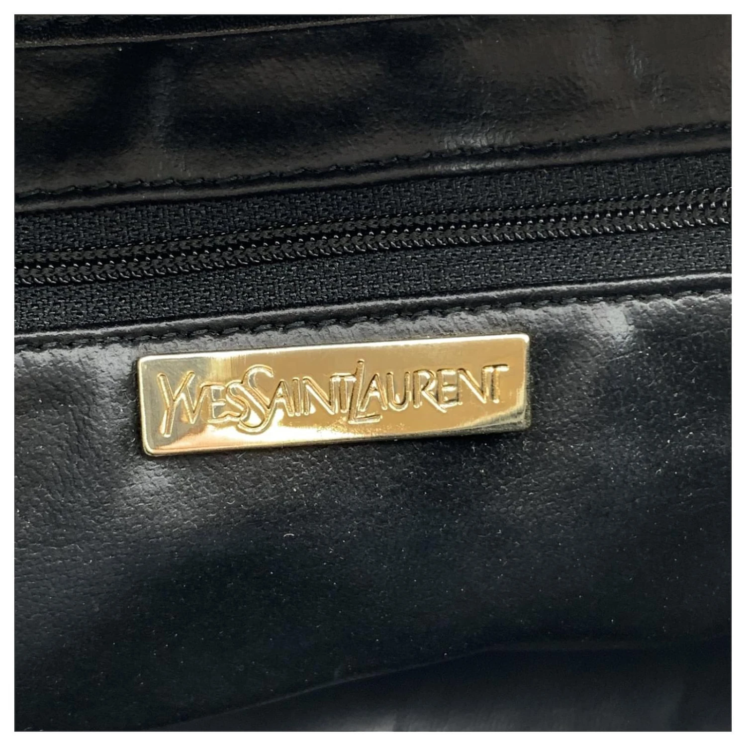 Yves Saint Laurent Sac à Bandoulière En Toile De Vinyle Texturé Gris Noir 8 Yves Saint Laurent Sac à Bandoulière En Toile De Vinyle Texturé Gris Noir – Image 6