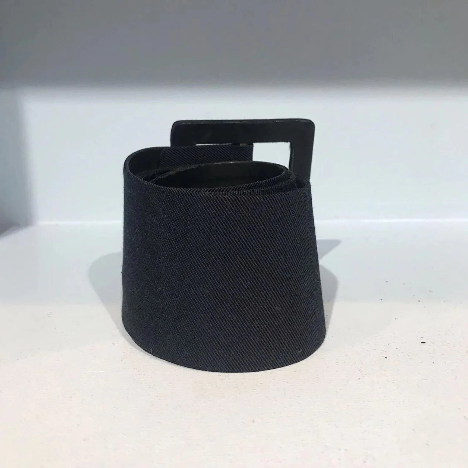 YVES SAINT LAURENT Ceintures T.cm 70 Chiffon Bleu Marine 5 YVES SAINT LAURENT Ceintures T.cm 70 Chiffon Bleu Marine – Image 3