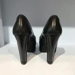 Escarpins YVES SAINT LAURENT.UE 37.5 Cuir De Vachette Noir -Yves Saint Laurent 824442 4