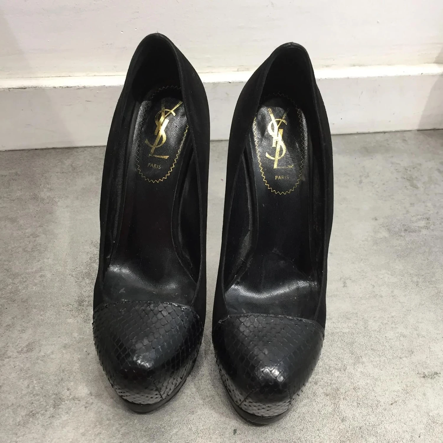 Escarpins YVES SAINT LAURENT.UE 37 Suédée Noir 5 Escarpins YVES SAINT LAURENT.UE 37 Suédée Noir – Image 3