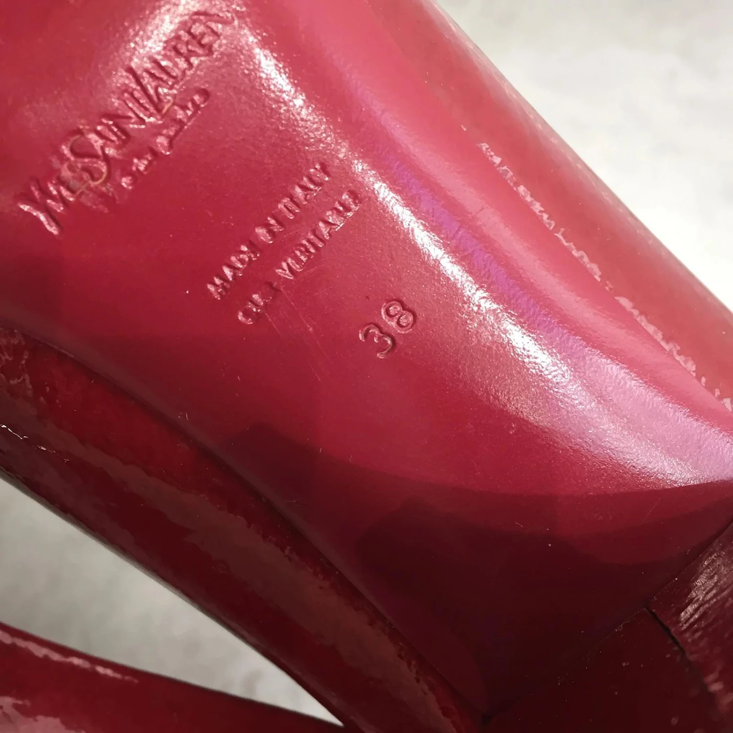 Escarpins YVES SAINT LAURENT.UE 38 Cuir De Vachette Rouge 7 Escarpins YVES SAINT LAURENT.UE 38 Cuir De Vachette Rouge – Image 5