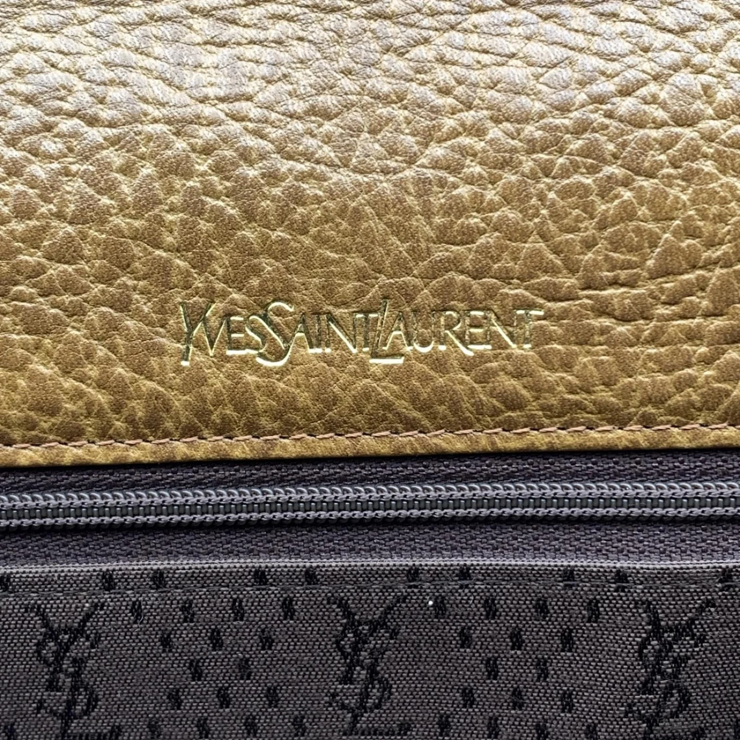 Yves Saint Laurent Sac à Main Pochette Vintage En Cuir Marron Clair 8 Yves Saint Laurent Sac à Main Pochette Vintage En Cuir Marron Clair – Image 6