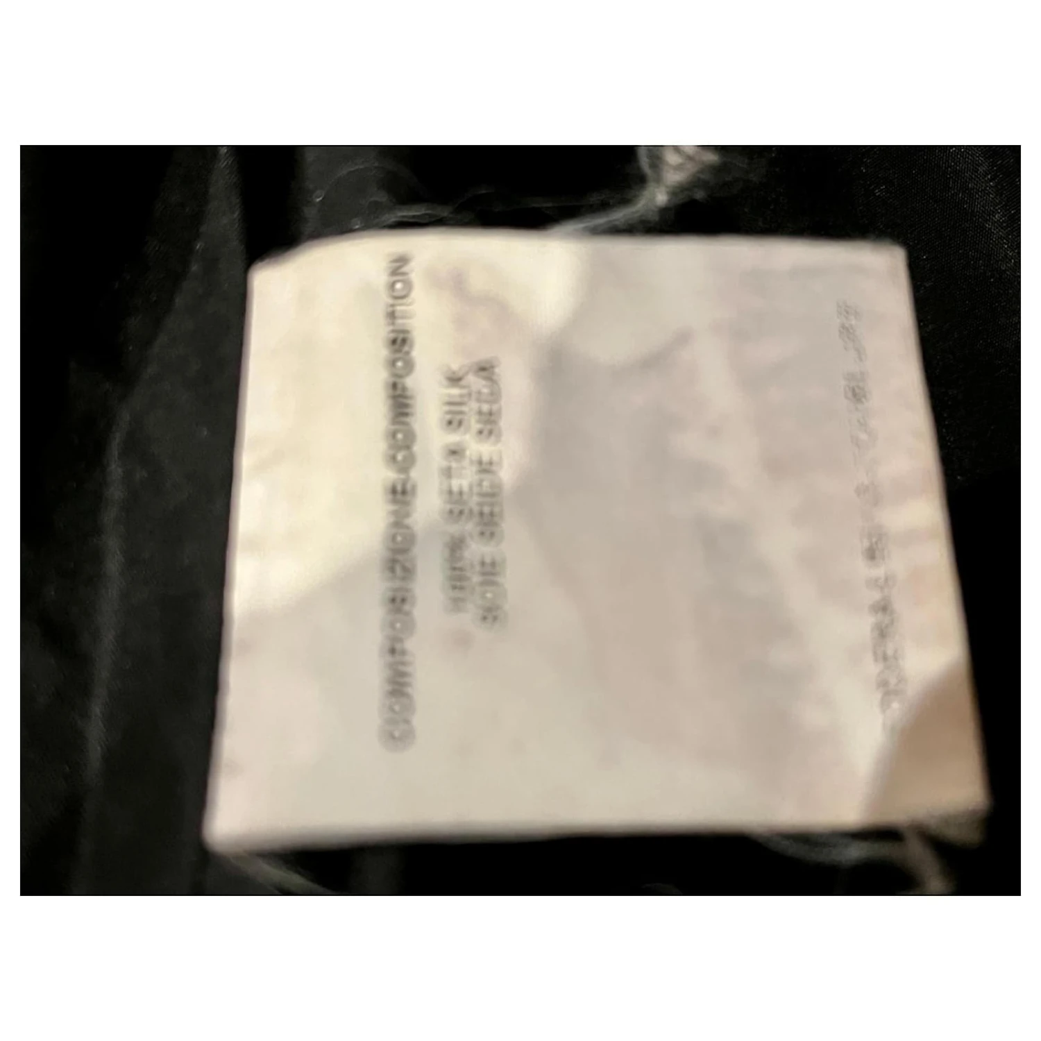 Yves Saint Laurent Robe En Soie Bouclée YSL En Noir Et Blanc 6 Yves Saint Laurent Robe En Soie Bouclée YSL En Noir Et Blanc – Image 4