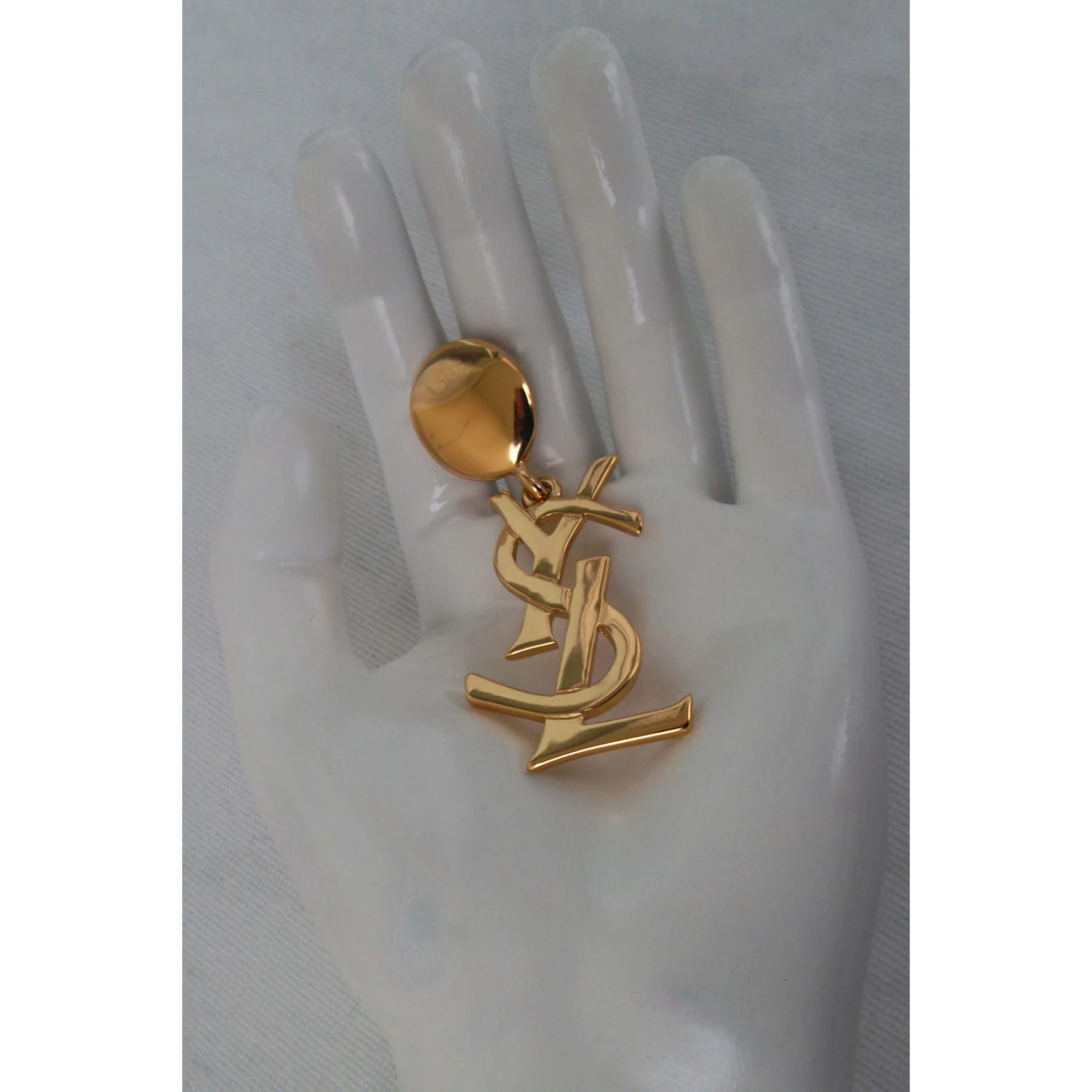 Yves Saint Laurent Logo Clips Doré 7 Yves Saint Laurent Logo Clips Doré – Image 5