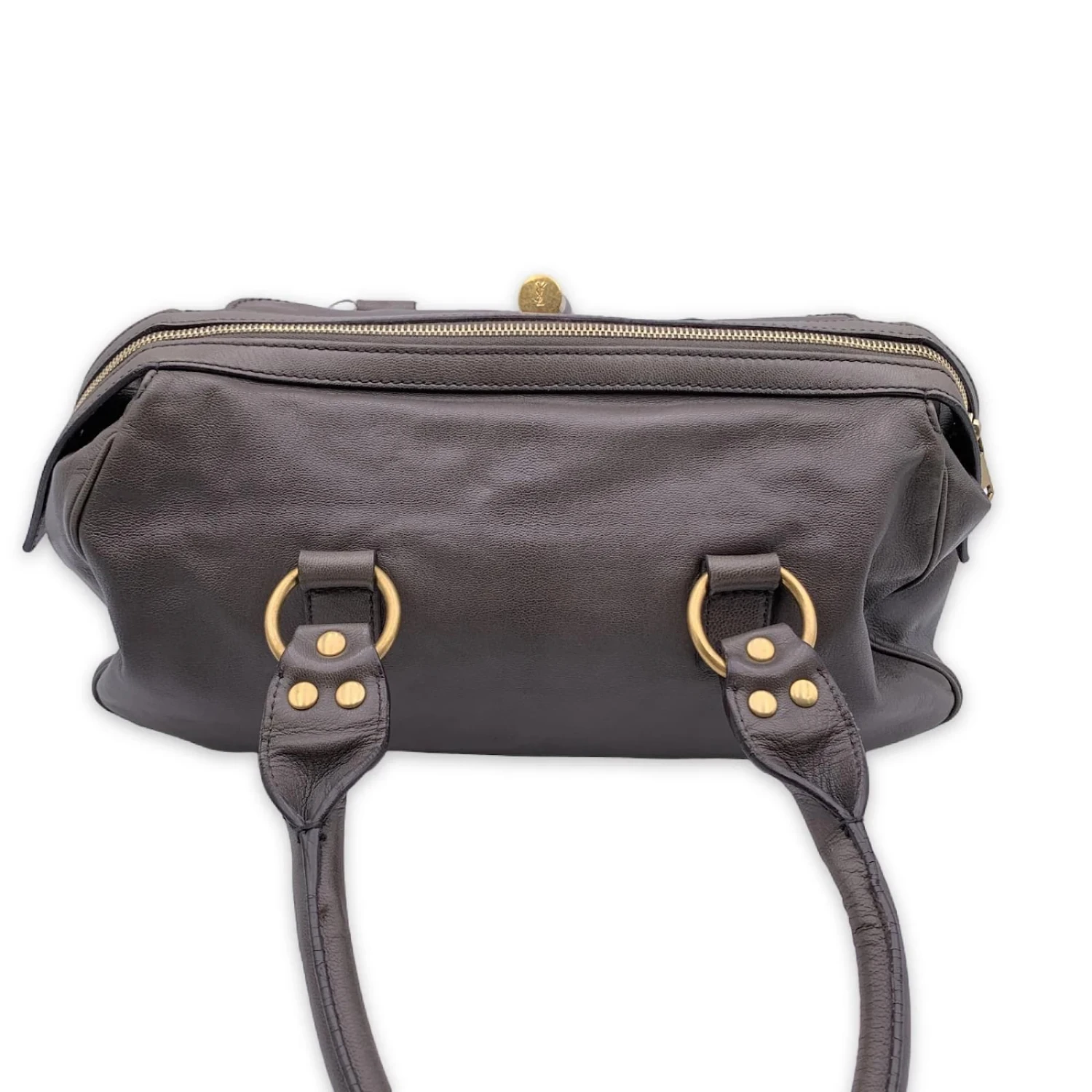 Yves Saint Laurent Sac Cartable Muse Bowler En Cuir Gris Taupe 4 Yves Saint Laurent Sac Cartable Muse Bowler En Cuir Gris Taupe – Image 2