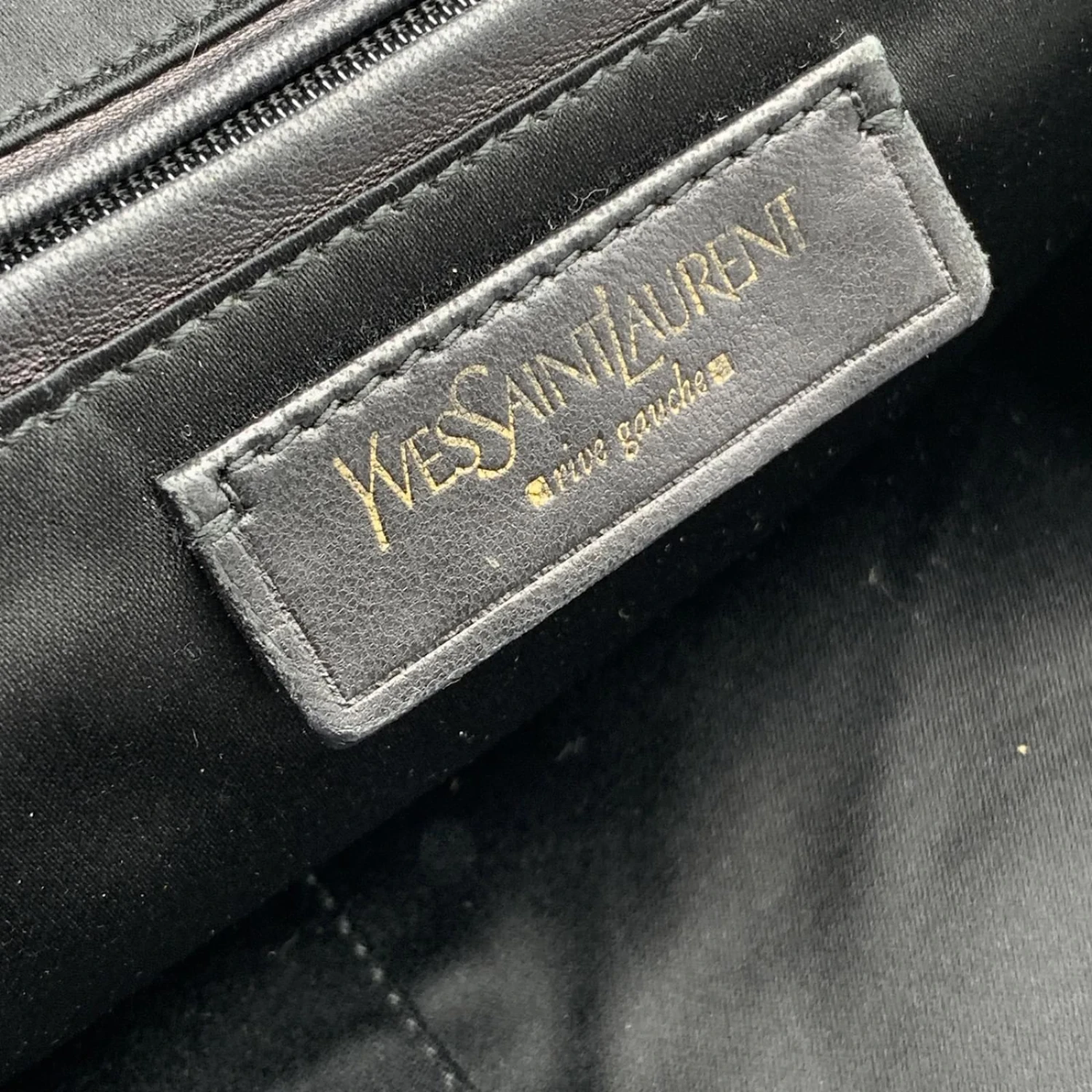 Yves Saint Laurent Sac Cartable Muse Bowler En Cuir Gris Taupe 10 Yves Saint Laurent Sac Cartable Muse Bowler En Cuir Gris Taupe – Image 8