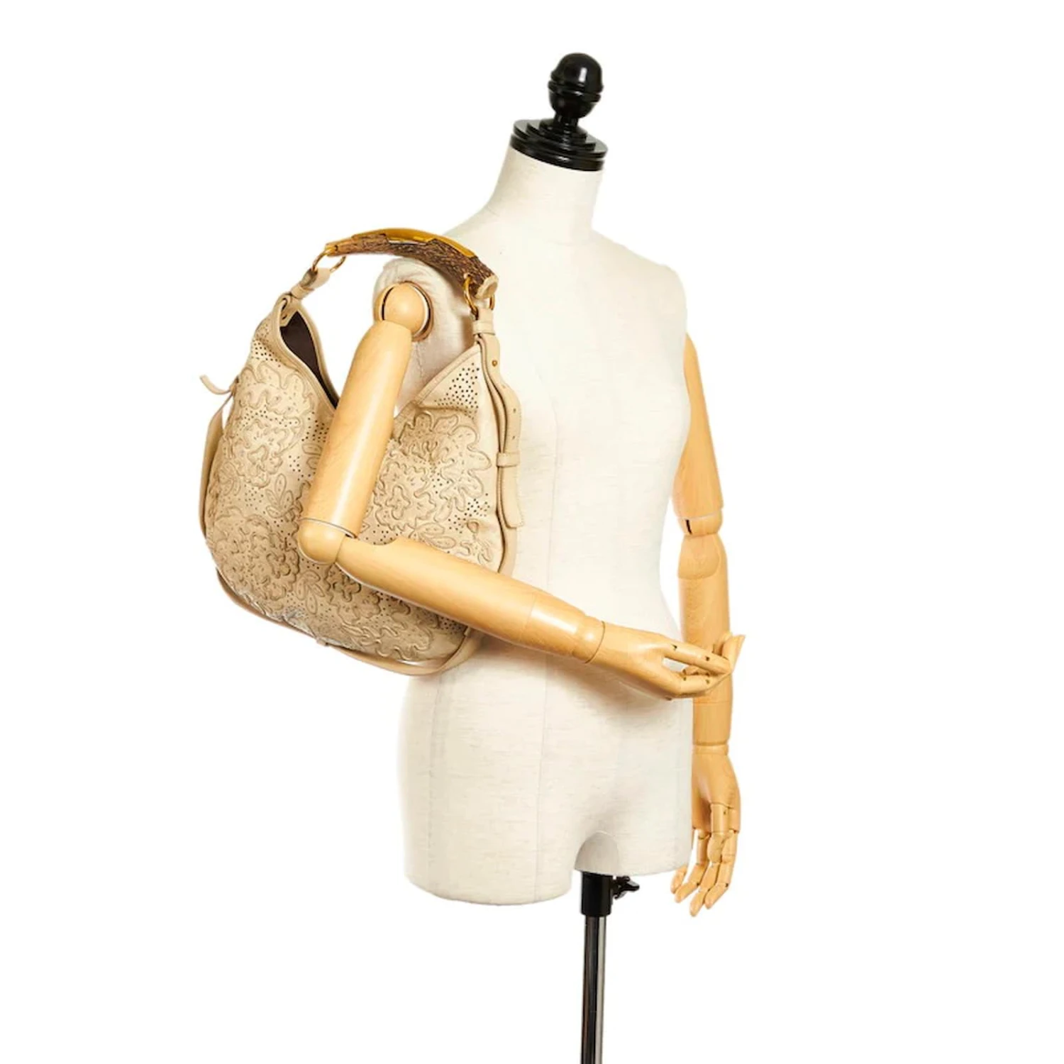 Yves Saint Laurent Sac à Bandoulière Fleuri Perforé En Cuir Beige 12 Yves Saint Laurent Sac à Bandoulière Fleuri Perforé En Cuir Beige – Image 10