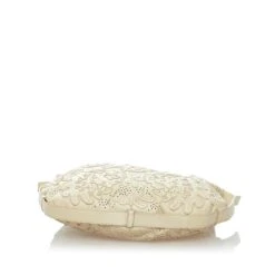 Yves Saint Laurent Sac à Bandoulière Fleuri Perforé En Cuir Beige 15 Yves Saint Laurent Sac à Bandoulière Fleuri Perforé En Cuir Beige -Yves Saint Laurent 859118 4