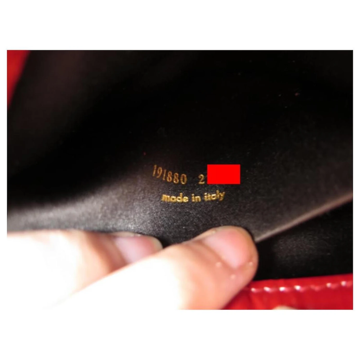 SAC A MAIN YVES SAINT LAURENT POCHETTE EVENING 191880 EN CUIR VERNI ROUGE 12 SAC A MAIN YVES SAINT LAURENT POCHETTE EVENING 191880 EN CUIR VERNI ROUGE – Image 10