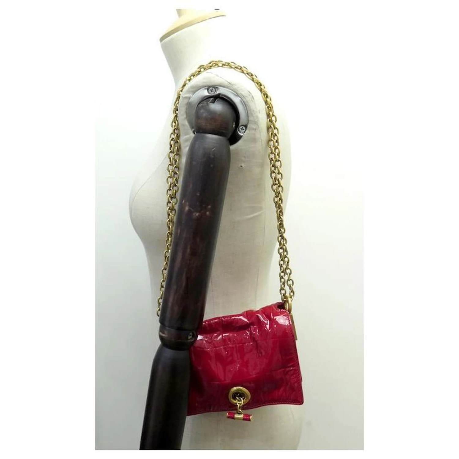 SAC A MAIN YVES SAINT LAURENT POCHETTE EVENING 191880 EN CUIR VERNI ROUGE 8 SAC A MAIN YVES SAINT LAURENT POCHETTE EVENING 191880 EN CUIR VERNI ROUGE – Image 6