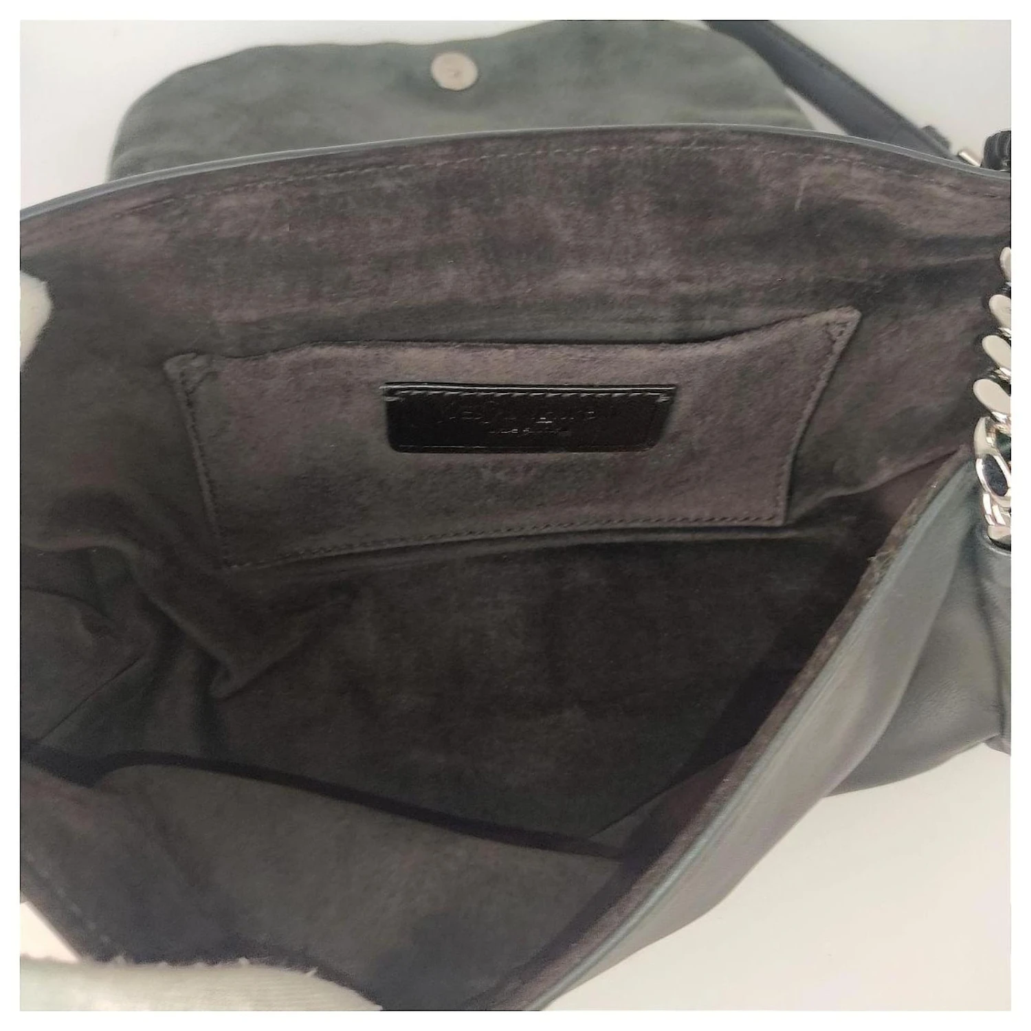 Sac Bandoulière Yves Saint Laurent Loop En Cuir Gris 12 Sac Bandoulière Yves Saint Laurent Loop En Cuir Gris – Image 10