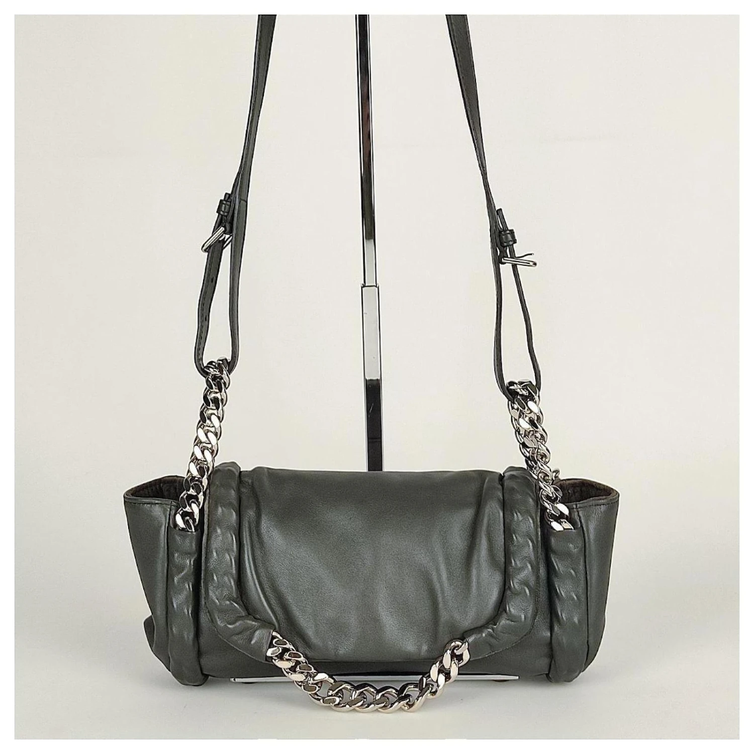 Sac Bandoulière Yves Saint Laurent Loop En Cuir Gris 4 Sac Bandoulière Yves Saint Laurent Loop En Cuir Gris – Image 2