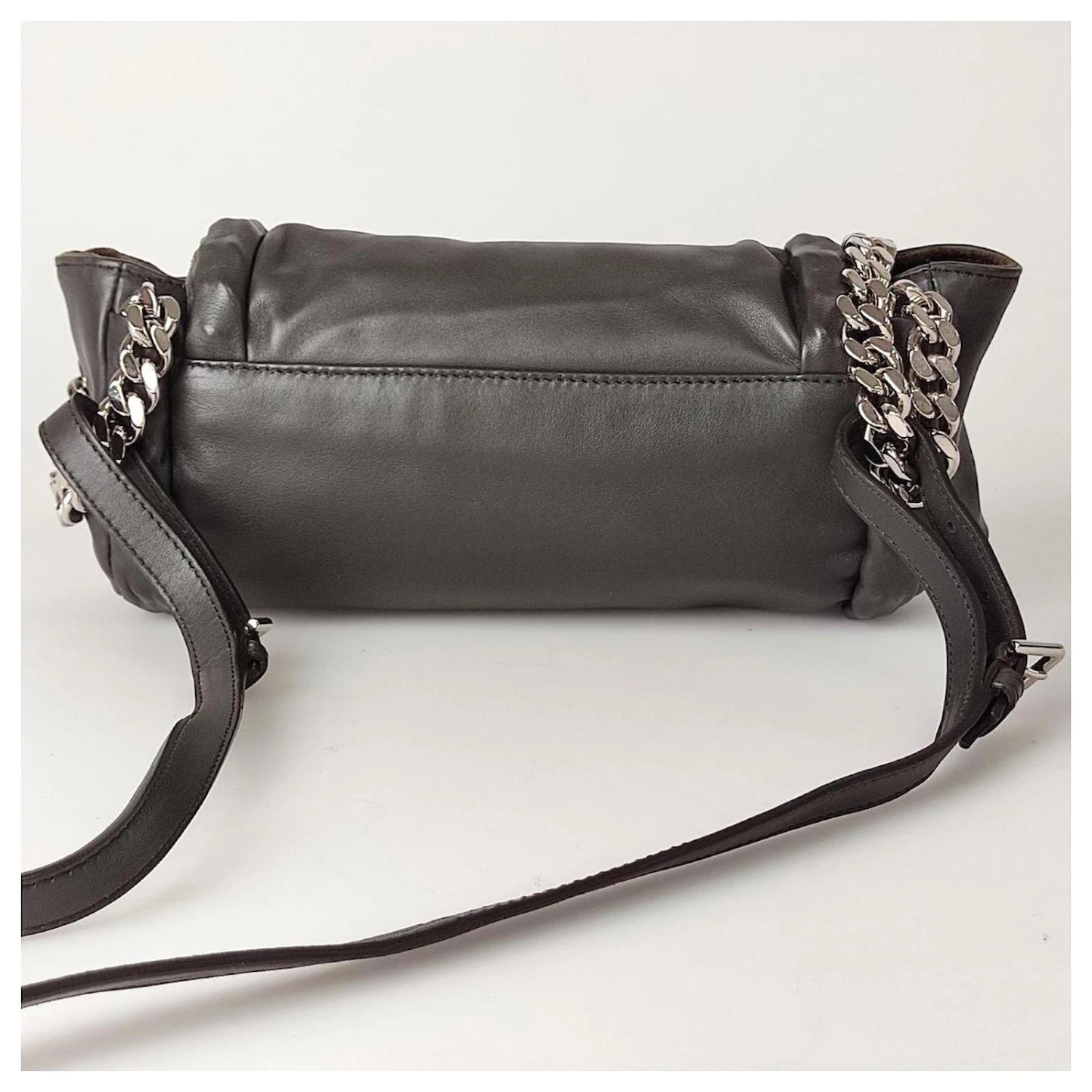 Sac Bandoulière Yves Saint Laurent Loop En Cuir Gris 7 Sac Bandoulière Yves Saint Laurent Loop En Cuir Gris – Image 5