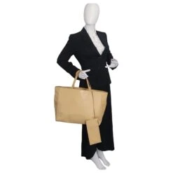 Yves Saint Laurent Sac Cabas Saint Laurent Cabas Avec Pochette En Cuir Beige 15 Yves Saint Laurent Sac Cabas Saint Laurent Cabas Avec Pochette En Cuir Beige -Yves Saint Laurent 862664 7