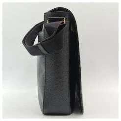 Yves Saint Laurent Sac Bandoulière Business Saint Laurent En Cuir Noir 10 Yves Saint Laurent Sac Bandoulière Business Saint Laurent En Cuir Noir -Yves Saint Laurent 869458 2