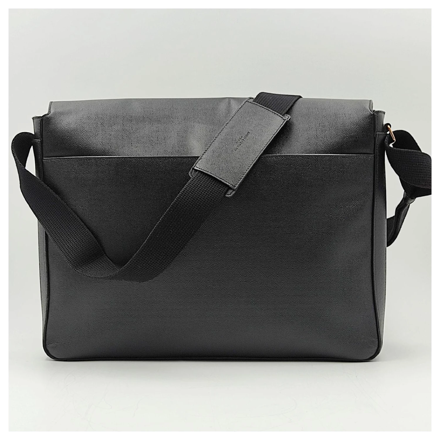 Yves Saint Laurent Sac Bandoulière Business Saint Laurent En Cuir Noir 5 Yves Saint Laurent Sac Bandoulière Business Saint Laurent En Cuir Noir – Image 3