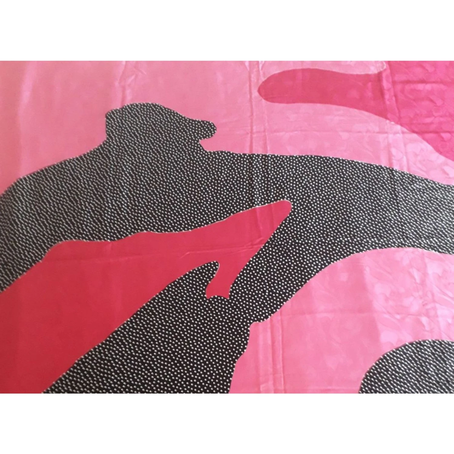 Carre' Yves Saint Laurent Noir Rose Rouge Fuschia 4 Carre' Yves Saint Laurent Noir Rose Rouge Fuschia – Image 2