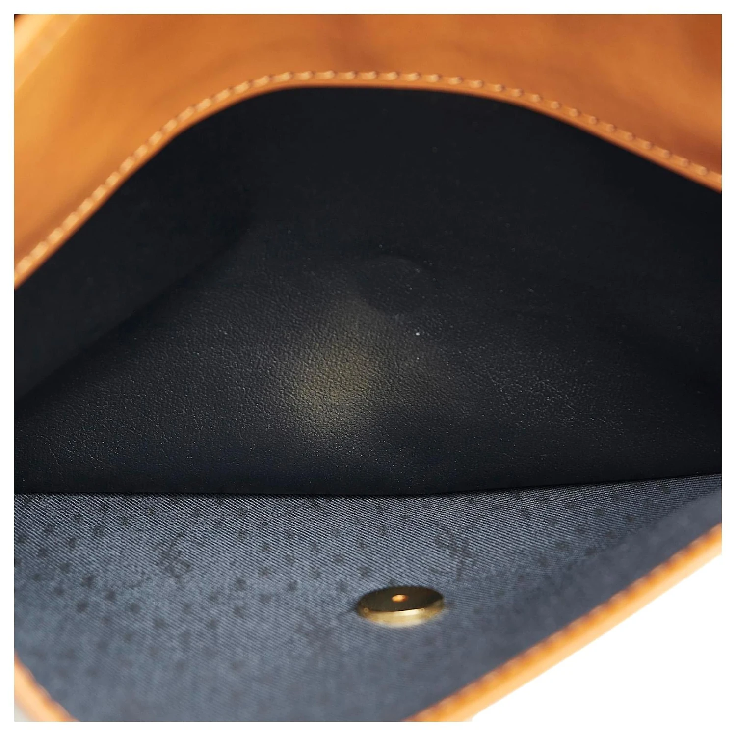 Yves Saint Laurent Sac à Bandoulière En PVC Noir YSL 8 Yves Saint Laurent Sac à Bandoulière En PVC Noir YSL – Image 6