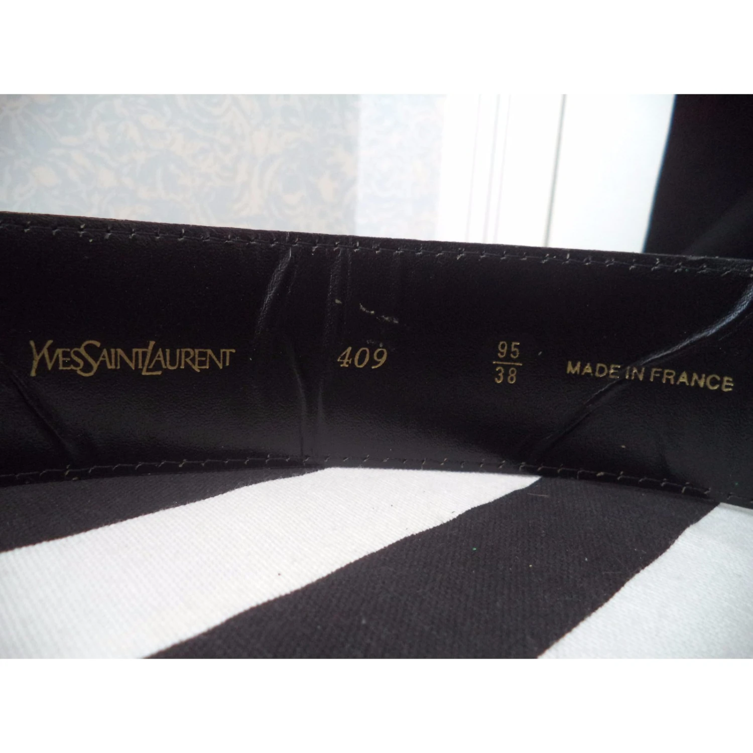 Yves Saint Laurent Ceintures Doré 6 Yves Saint Laurent Ceintures Doré – Image 4