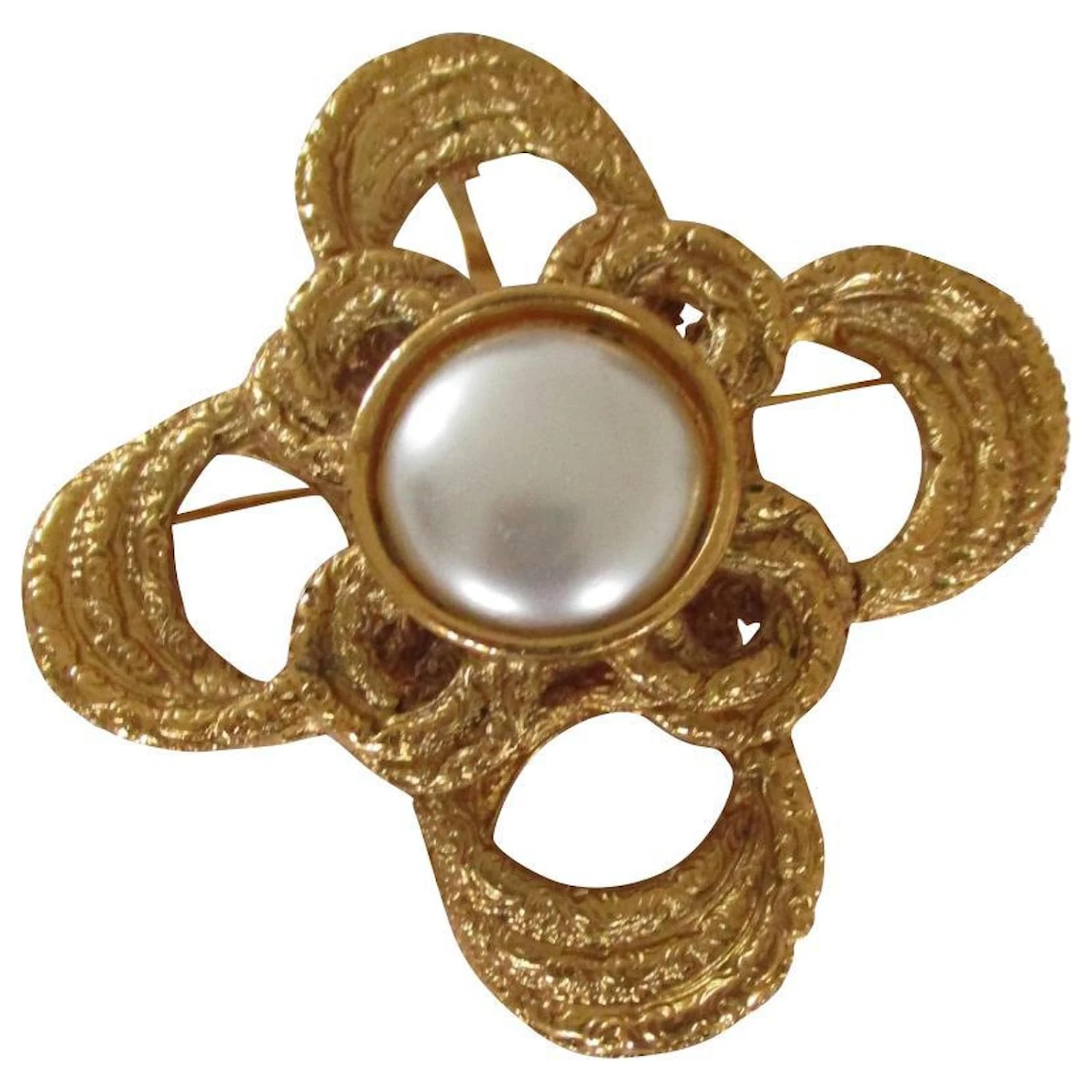 Yves Saint Laurent Broche/pendentif, Plaqué Or. Bijouterie Dorée 3 Yves Saint Laurent Broche/pendentif, Plaqué Or. Bijouterie Dorée