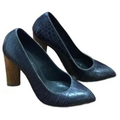 Escarpins YVES SAINT LAURENT.UE 35.5 Cuir De Vachette Gris