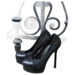Escarpins YVES SAINT LAURENT.UE 37 Suédée Noir